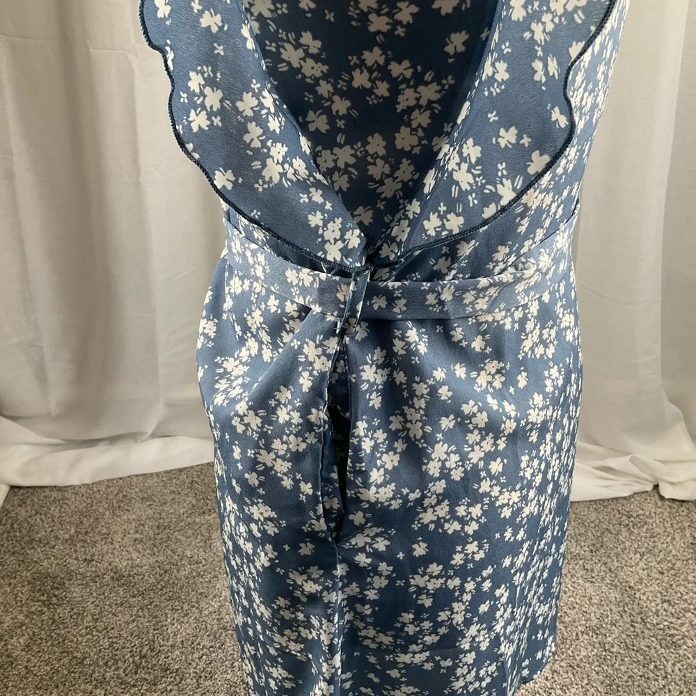 Blue and White Floral Tie Dress SHEIN NWOT - Picture 3 of 5